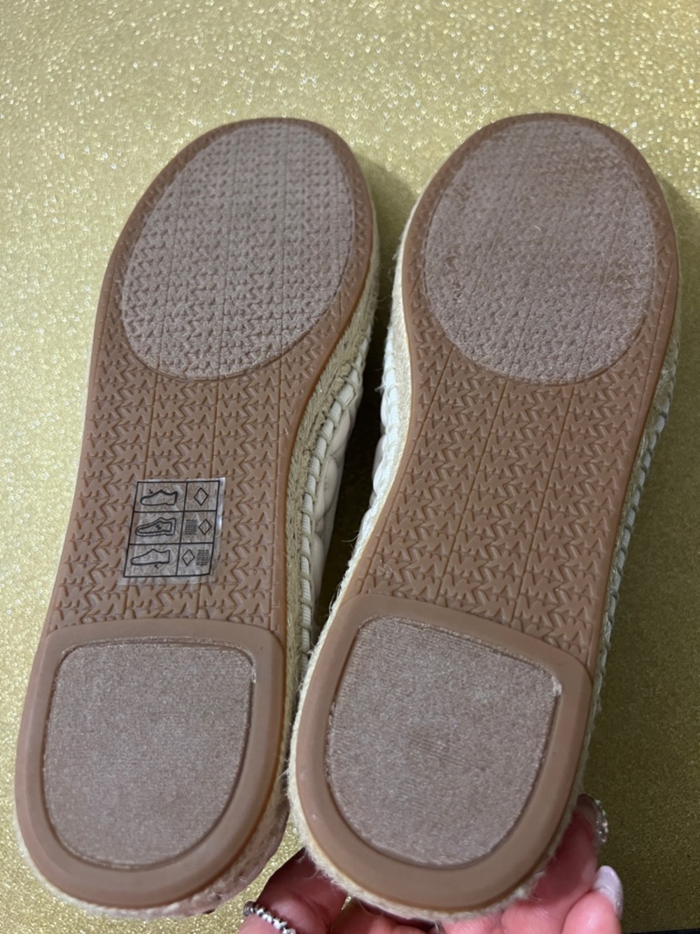 BNIB Michael Kors Hastings Heart Embroidered Espadrilles - Picture 9 of 14